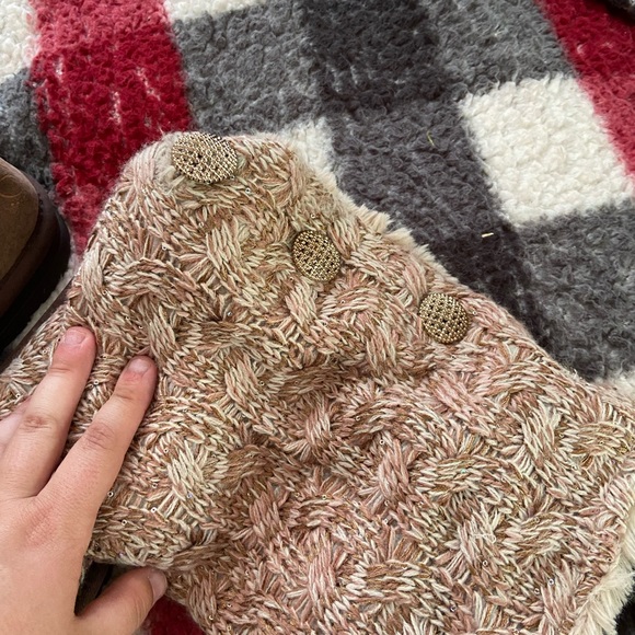 Cute Muk Luks - Picture 4 of 6